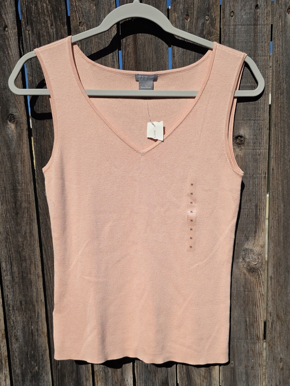 Ann Taylor‎ Blush Pink V-Neck 75% Silk And 25% Cotton Knit Tank Top